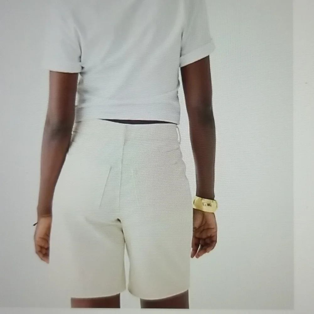 J.CREW Women's Mid length shorts in ecru sz 25 NWT